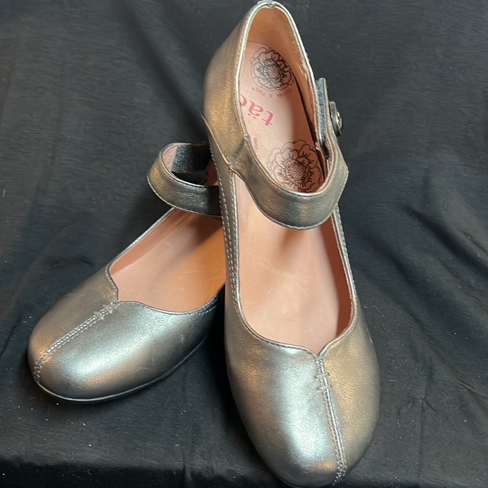 Taos Samba Shoes 8.5 pewter Leather Comfort Small Heel Career sensible shoe New